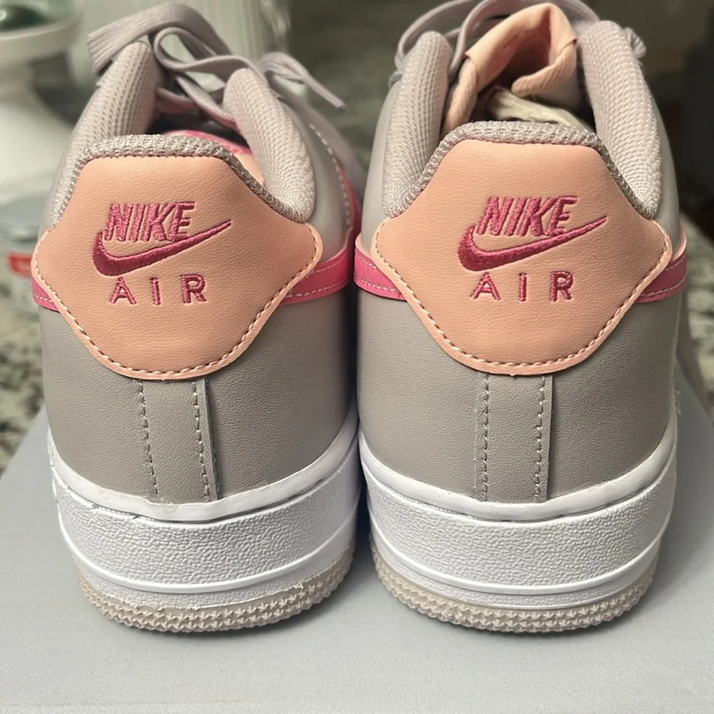 AIR FORCE 1 - Picture 7 of 11